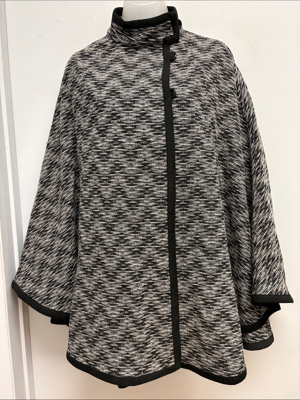 Pendleton Virgin Wool Cape Poncho One Size Black And Gray Stripe Wrap Coat